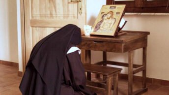 https://uncatolicoperplejo.net/la-oracion-es-una-disposicion-de-gratitud/