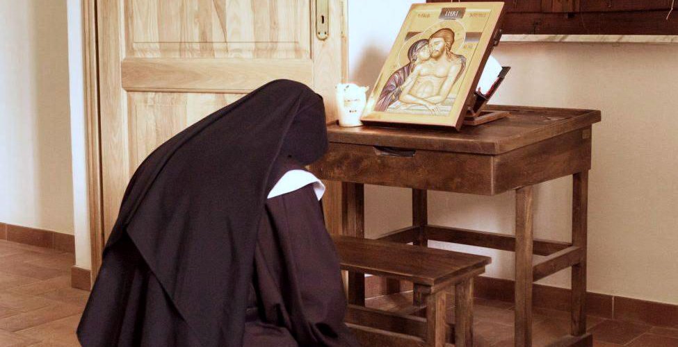 https://uncatolicoperplejo.net/la-oracion-es-una-disposicion-de-gratitud/