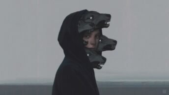 by YURI SHWEDOFF (16_9) Cabeza, golpeo, demonios, despertar espiritual
