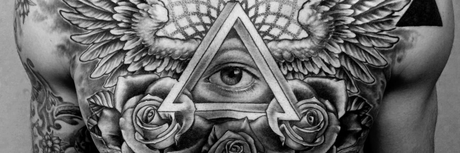 Ojo, triángulo, tatoo, tatuaje, pecho.