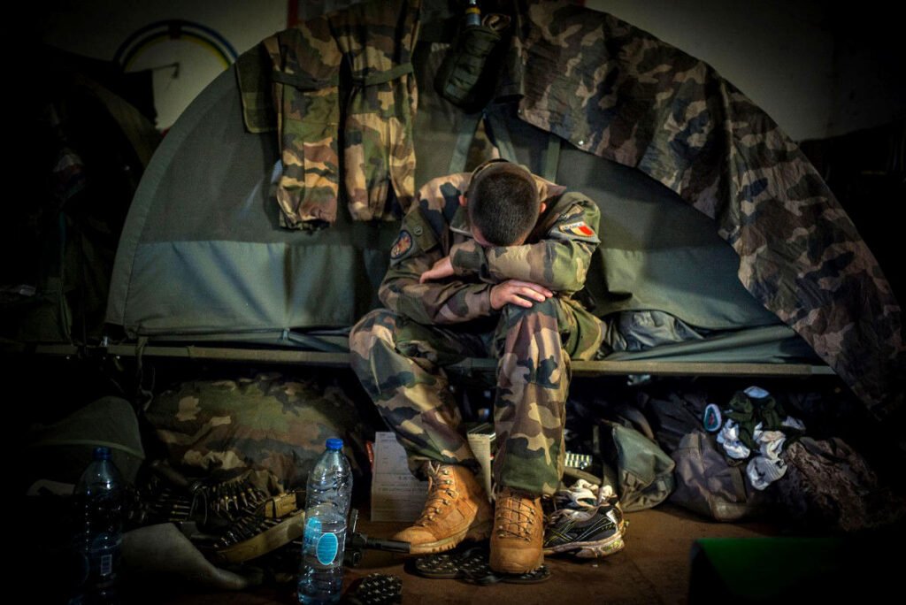 Militares franceses alertan que la covid-19 estaría vinculada a la tecnología 5G para controlar y esclavizar a la población mundial, por Luys Coleto (septiembre 9 de 2021). https://uncatolicoperplejo.com/militares-franceses-alertan-de-la-tecnologia-5g/