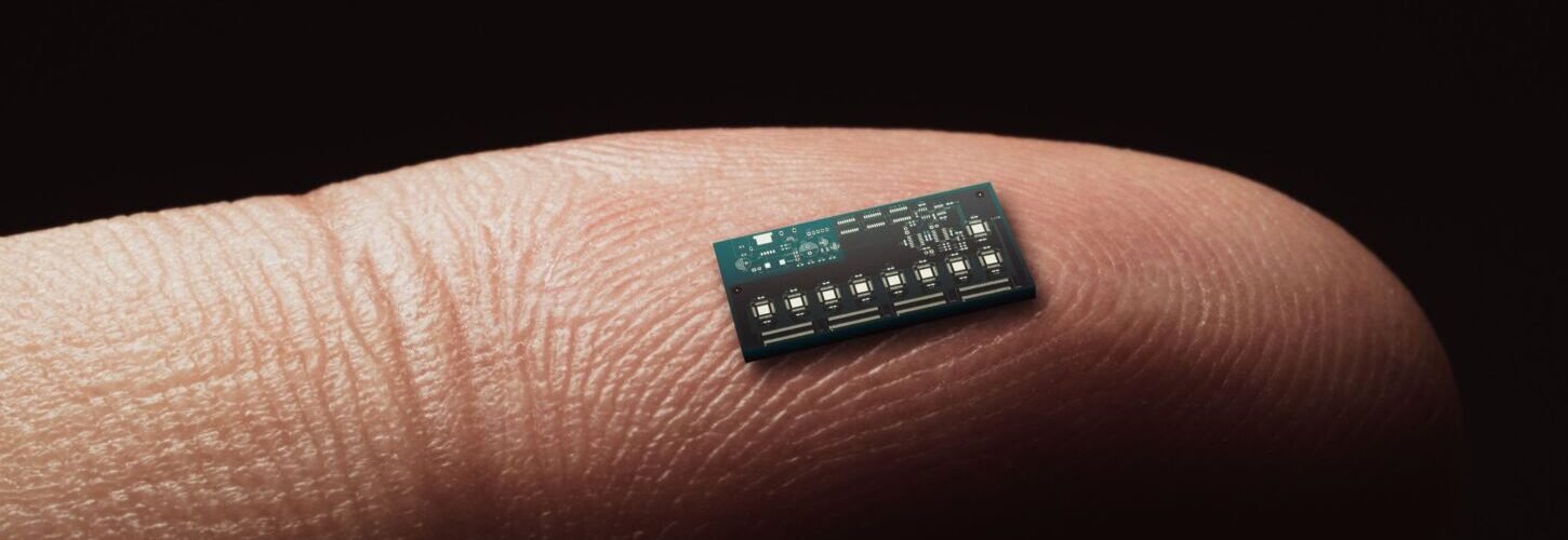 https://www.alertadigital.com/2022/01/11/el-desarrollador-de-los-microchips-para-portar-el-historial-de-vacunas-afirma-que-la-gente-tiene-que-aceptarlos-nos-guste-o-no/
