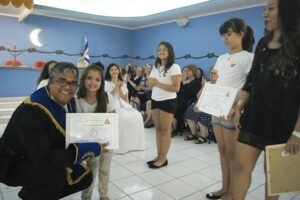 Niños. Masonería. Logias.