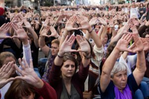 Mudra. Triángulo. Signo masónico. Masonería. Logia. Hitler. Feminismo.