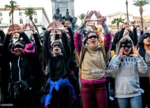 Mudra. Triángulo. Signo masónico. Masonería. Logia. Hitler. Feminismo.