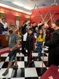 Niños. Masonería. Logias.