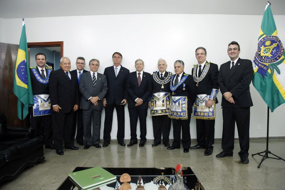 Renato y Jail Bolsonaro (Brasil). Masonería, logia. https://www.facebook.com/maconariasemfronteiras/photos/a.1775834136059937/2082751732034841/