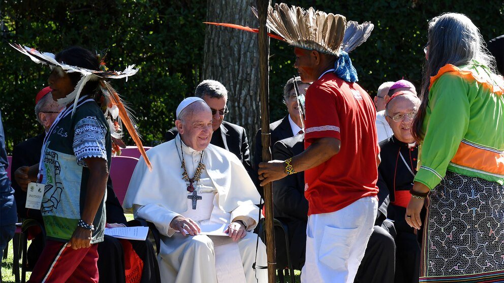 Berglogio. Prevost. Pachamama.